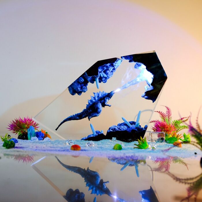 Godzilla table lamp - picture 1
