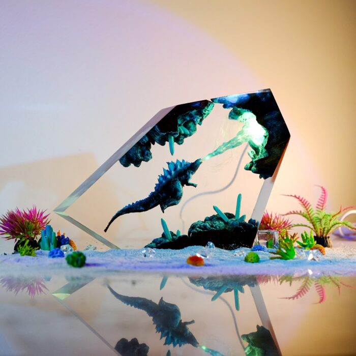 Godzilla table lamp - picture 2